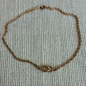Elegant vintage Avon Gold Knot Bracelet or anklet